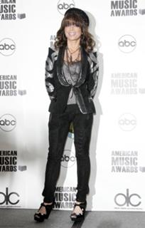 Paula Abdul feet photo thumbnail