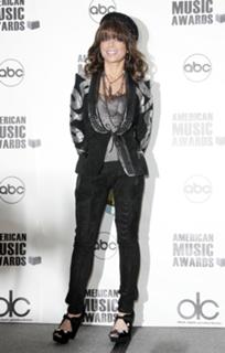 Paula Abdul feet photo thumbnail