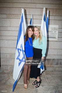 Paula Abdul feet photo thumbnail