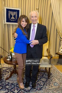Paula Abdul feet photo thumbnail