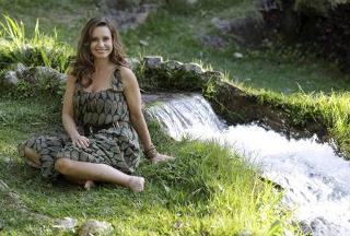 Paula Burlamaqui feet photo 3