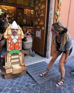 Paula Chaves feet photo thumbnail