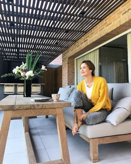 Paula Chaves feet photo thumbnail