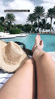 Paula Chaves feet photo thumbnail