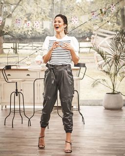 Paula Chaves feet photo thumbnail