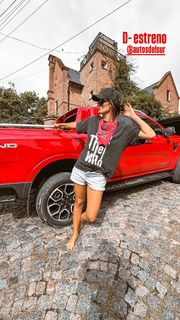 Paula Chaves feet photo thumbnail