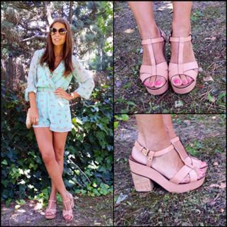 Paula Echevarría feet photo thumbnail