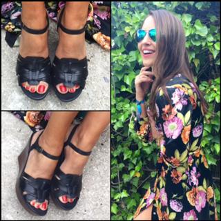Paula Echevarría feet photo thumbnail