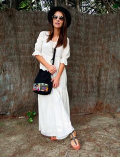 Paula Echevarría feet photo thumbnail