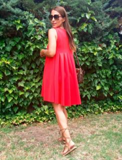 Paula Echevarría feet photo thumbnail