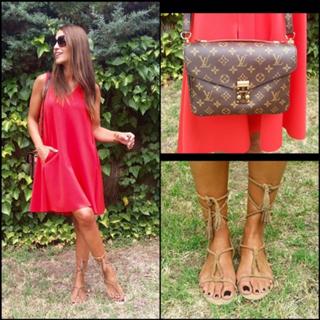 Paula Echevarría feet photo thumbnail