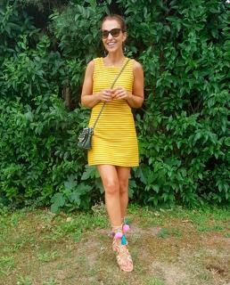 Paula Echevarría feet photo thumbnail