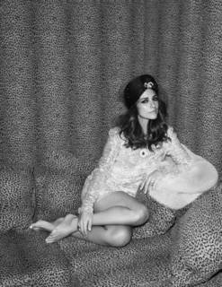 Paula Echevarría feet photo thumbnail