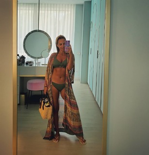 Paula Echevarría feet photo thumbnail