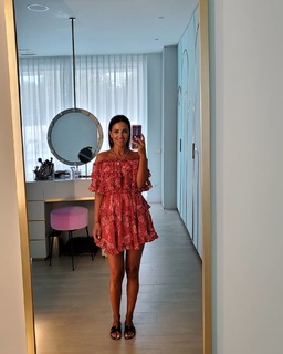 Paula Echevarría feet photo thumbnail