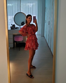 Paula Echevarría feet photo thumbnail