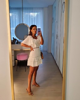 Paula Echevarría feet photo thumbnail