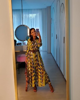 Paula Echevarría feet photo thumbnail