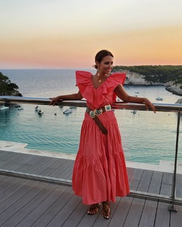 Paula Echevarría feet photo thumbnail