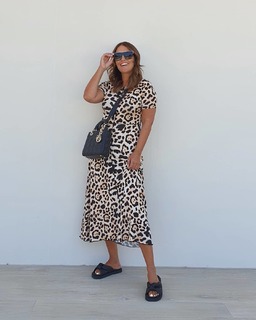 Paula Echevarría feet photo thumbnail