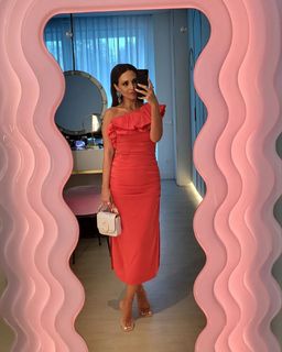 Paula Echevarría feet photo thumbnail