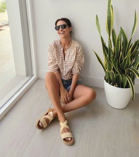 Paula Echevarría feet photo thumbnail