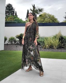 Paula Echevarría feet photo thumbnail
