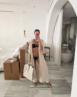 Paula Echevarría feet photo thumbnail