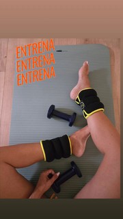Paula Echevarría feet photo thumbnail
