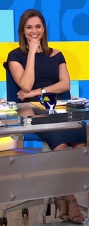 Paula Faris feet photo 11