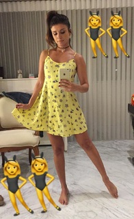 Paula Fernandes feet photo thumbnail