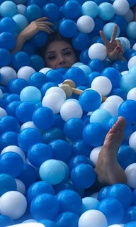 Paula Fernandes feet photo thumbnail