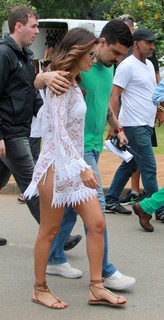 Paula Fernandes feet photo thumbnail