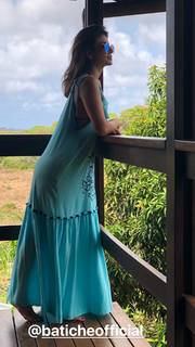 Paula Fernandes feet photo thumbnail