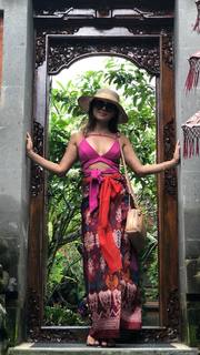Paula Fernandes feet photo thumbnail