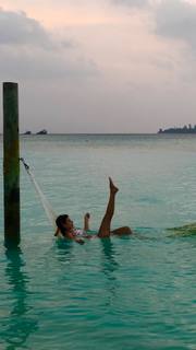 Paula Fernandes feet photo thumbnail