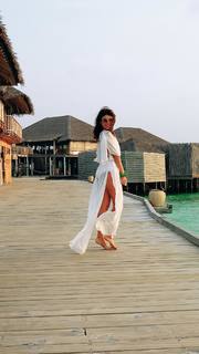 Paula Fernandes feet photo thumbnail