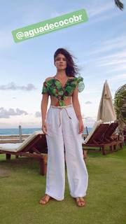 Paula Fernandes feet photo thumbnail