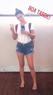 Paula Fernandes feet photo thumbnail