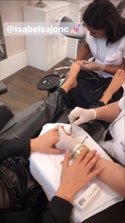 Paula Fernandes feet photo thumbnail
