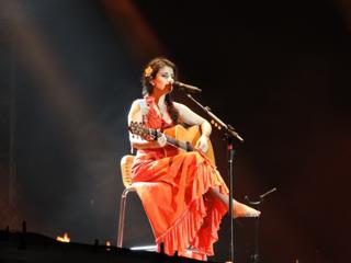 Paula Fernandes feet photo thumbnail
