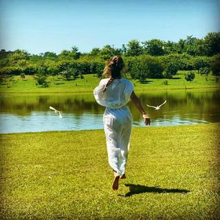 Paula Fernandes feet photo thumbnail