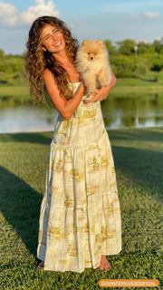 Paula Fernandes feet photo thumbnail