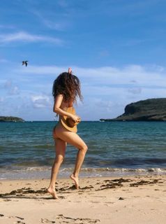 Paula Fernandes feet photo 18