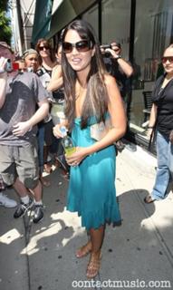 Paula Garcés feet photo thumbnail