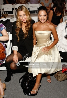 Paula Garcés feet photo thumbnail