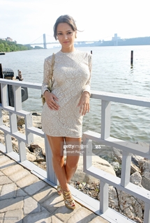 Paula Garcés feet photo thumbnail