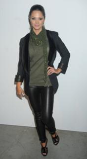 Paula Garcés feet photo thumbnail