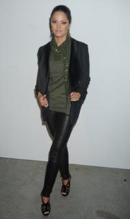 Paula Garcés feet photo thumbnail