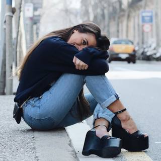 Paula Gonu feet photo 15